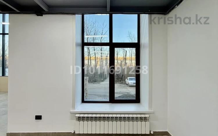 Офисы, магазины и бутики · 210 м² за 800 000 ₸ в Астане — фото 18