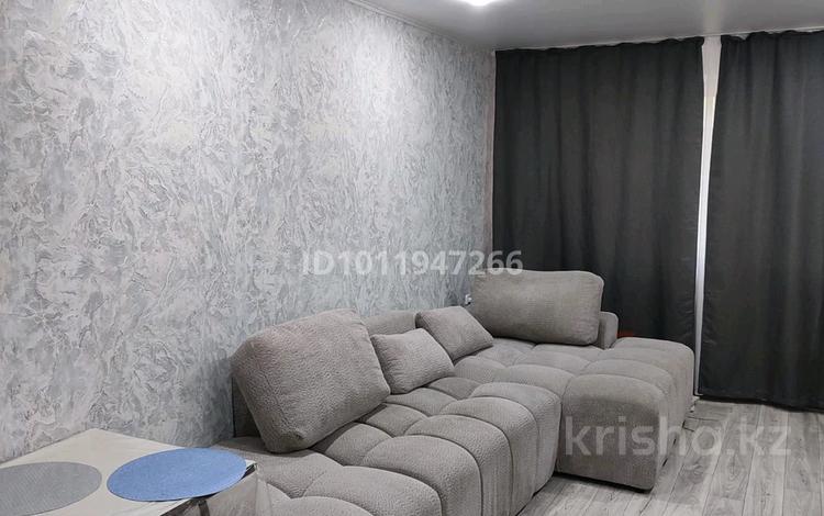 2-бөлмелі пәтер · 44 м² · 1/5 қабат, ул. Абая 39/1, бағасы: 9 млн ₸ в Темиртау — фото 2