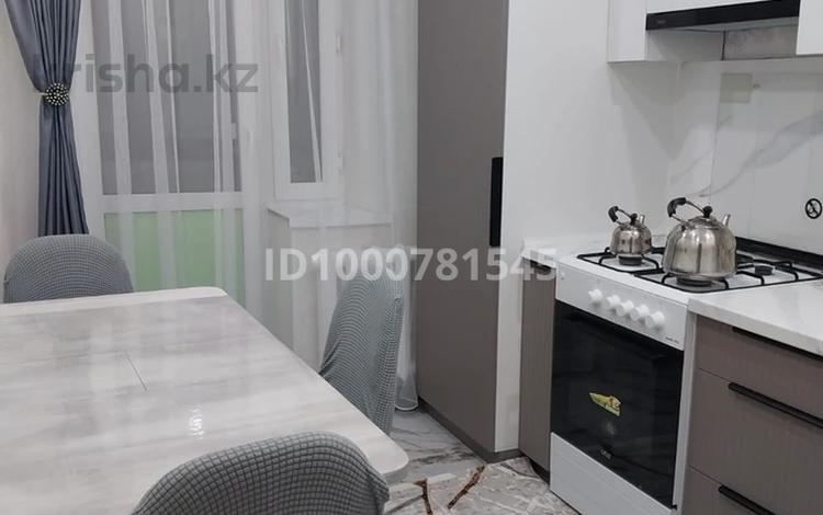 3-комнатная квартира · 64.4 м² · 1/5 этаж, Досмухамедова — 8 марта за 24.7 млн ₸ в Уральске — фото 2