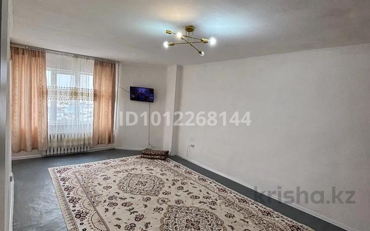 1-бөлмелі пәтер · 52 м² · 8/9 қабат, Алмагүл ш/а., Аманшина 72 — Школа Гимназия, бағасы: 130 000 ₸ в Атырау, мкр. Алмагуль — фото 2