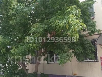 2-бөлмелі пәтер · 45.4 м² · 3/5 қабат, Абая 15А — ул. Махамбета, бағасы: 15 млн ₸ в Атырау