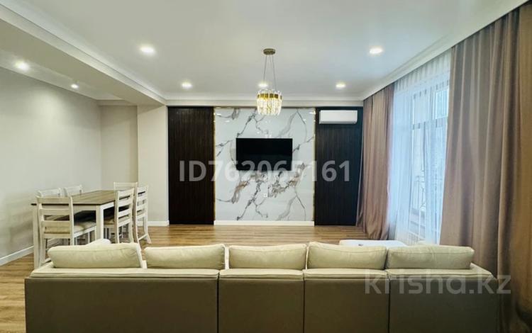 4-комнатная квартира · 210 м² · 3/3 этаж, мкр Ерменсай 12 за 1 млн ₸ в Алматы, Бостандыкский р-н — фото 3