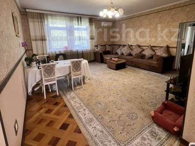 2-бөлмелі пәтер, 85.4 м², 3/3 қабат ай сайын, Назарбаева 51, бағасы: 350 000 〒 в Алматы, Медеуский р-н