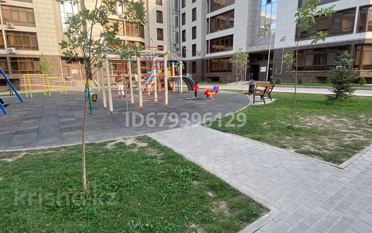 2-комнатная квартира, 79 м², 2/5 этаж, Думан-2 мкр 26 за 55 млн 〒 в Алматы — фото 2