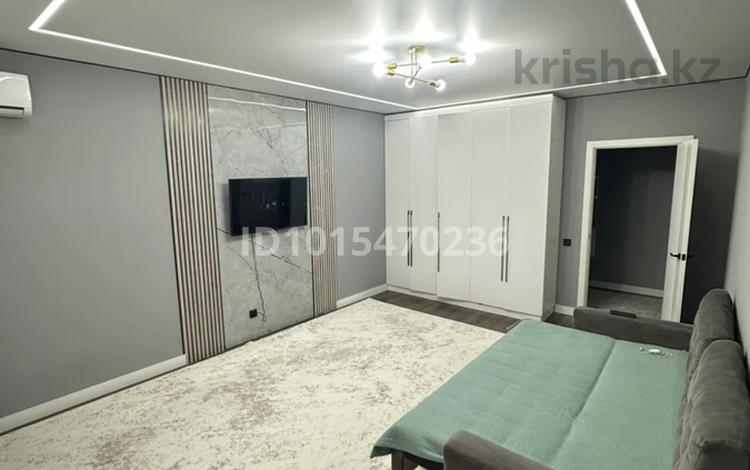 2-комнатная квартира · 115 м² · 3/12 этаж, Торекулова за 150 000 ₸ в Алматы, Алмалинский р-н — фото 2