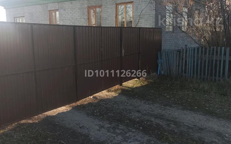 Жеке үй · 4 бөлме · 70 м² · 15 сот., Победы / Женіс — Возле школы, бағасы: 10 млн ₸ в Мамай Батыра  — фото 2