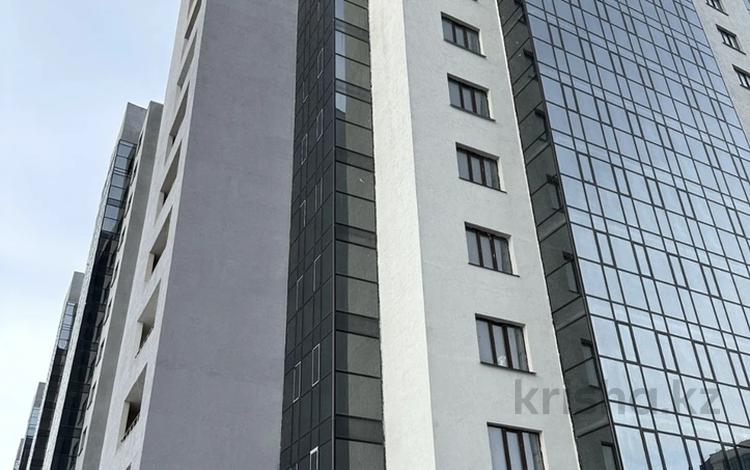 1-комнатная квартира · 41.7 м² · 12/13 этаж, Максут Нарикбаев 6а за 20 млн ₸ в Астане, Нура р-н — фото 4