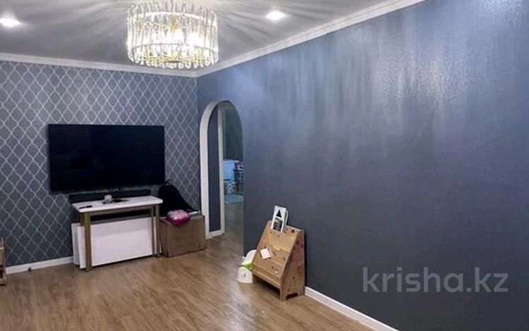 3-комнатная квартира · 64.3 м² · 7/10 этаж, Майкудук, Майкудук, мкр Голубые пруды 4 за 29 млн ₸ в Караганде, Алихана Бокейханова р-н — фото 2