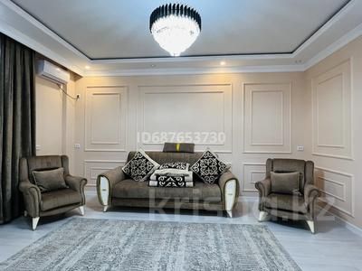 2-комнатная квартира, 80.73 м², 2/3 этаж посуточно, Батырбекова 21 за 17 000 〒 в Туркестане