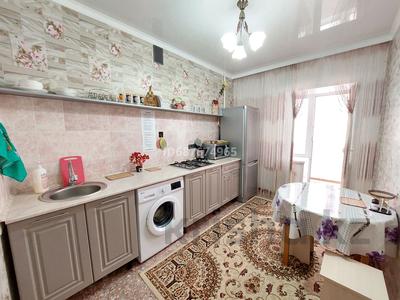 2-комнатная квартира · 60 м² · 3/6 этаж, Абая 236 за 13 000 〒 в Уральске