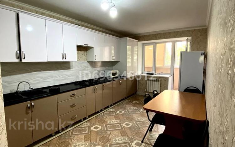 3-комнатная квартира, 94.3 м², 1/5 этаж, мкр. Алтын орда