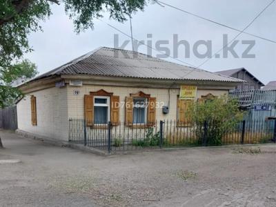 Жеке үй · 3 бөлме · 67.4 м² · 3 жүзд., Ешекеева 28 — Рядом с ЦУМом, бағасы: 21 млн ₸ в Семее