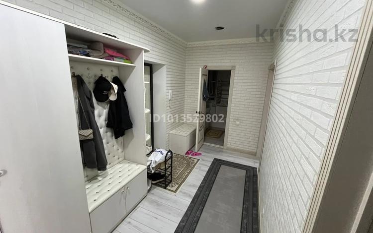 2-бөлмелі пәтер · 60.4 м² · 3/5 қабат, Айтеке би, бағасы: 22 млн ₸ в Актобе, мкр. Курмыш — фото 2