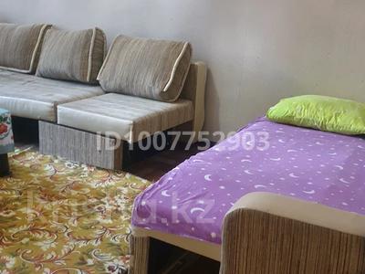 2-комнатная квартира · 50 м² · 3/5 этаж, Тюра-там, 5 мкр 4 за 90 000 〒 в Байконуре