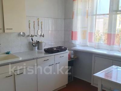Продажа квартир в Восточно-Казахстанской обл.: 3-комнатная квартира · 59.3 м² · 4/5 этаж, проспект Н.Назарбаева 3 за 15 млн 〒 3-комнатная квартира · 59.3 м² · 4/5 этаж, проспект Н.Назарбаева 3 за 15 млн 〒 в Усть-Каменогорске, Ульбинский