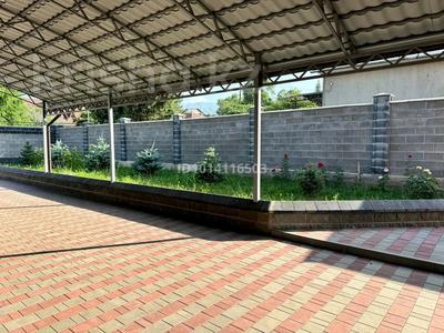 Отдельный дом · 8 комнат · 260 м² · 10 сот., Отеген Батыра 94 — Альжан Ана за 107 млн ₸ в Шамалгане