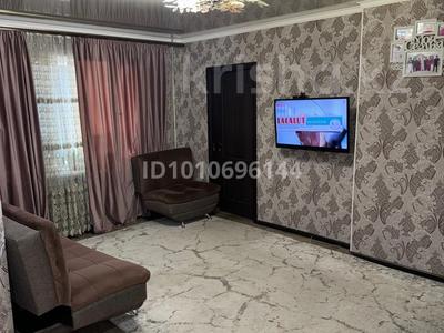3-комнатная квартира · 58 м² · 1/4 этаж, мкр Астана, Мкр хим.поселек 61 — Рахимова 61в за 11.5 млн 〒 в Таразе