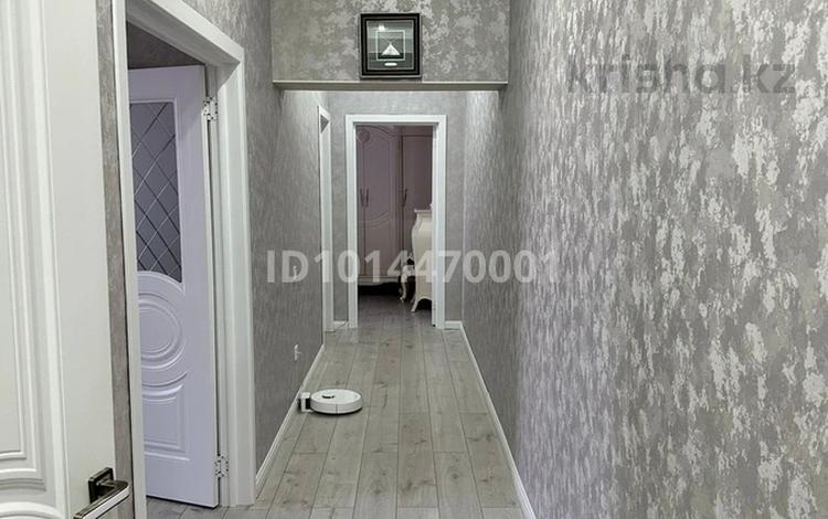 3-бөлмелі пәтер · 77 м² · 2/9 қабат, Юго-Восток ш/а., Строителей, бағасы: 52 млн ₸ в Караганде, Казыбек би р-н — фото 2