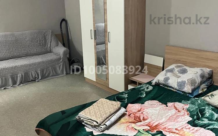 1-бөлмелі пәтер · 36 м² · 5/9 қабат, Назарбаева 71, бағасы: 2 500 ₸ в Усть-Каменогорске, Ульбинский — фото 2