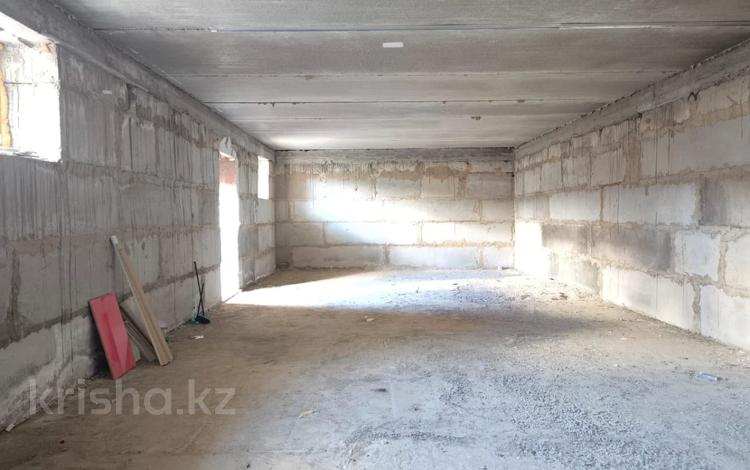 Свободное назначение, офисы, магазины и бутики, склады, салоны красоты, образование, развлечения · 87.4 м² за 9 млн 〒 в Актобе, мкр. Алтын орда — фото 2