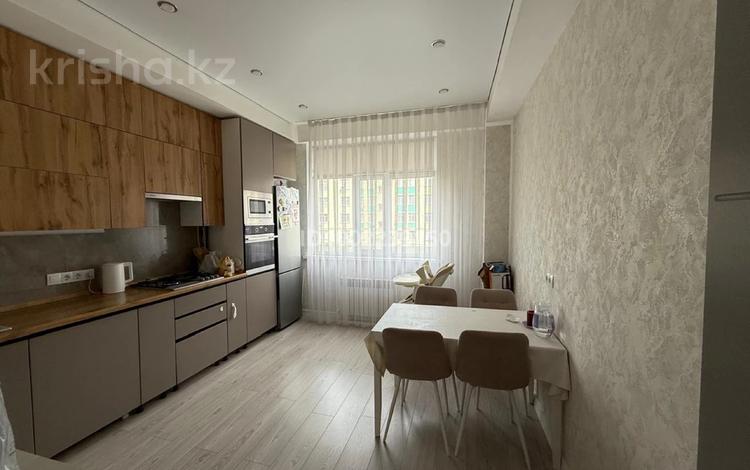 2-комнатная квартира · 67 м² · 2/5 этаж, мкр Самал, Мкрн Самал 60А за 230 000 ₸ в Атырау — фото 2