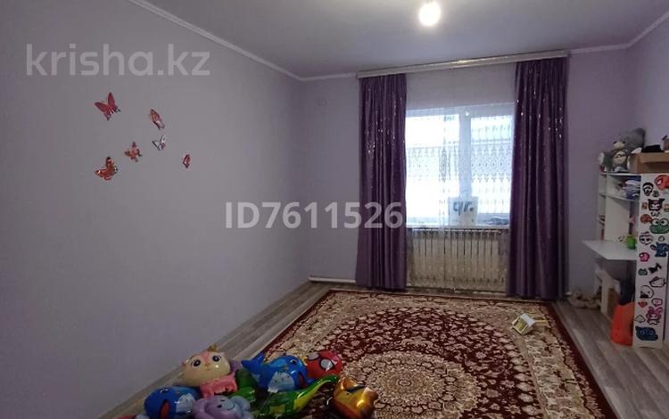 Отдельный дом · 10 комнат · 300 м² · 8 сот., мкр Кокарна, 13 00 — Вдоль дороги за 60 млн 〒 в Атырау — фото 2