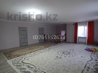 Отдельный дом · 10 комнат · 300 м² · 8 сот., мкр Кокарна, 13 00 — Вдоль дороги за 55 млн ₸ в Атырау