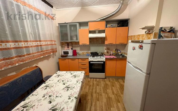 1-бөлмелі пәтер · 35 м² · 4/4 қабат, Микрорайон 2 6, бағасы: 130 000 ₸ в Конаеве — фото 2