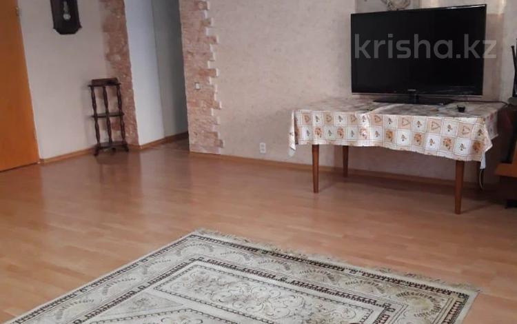 3-комнатная квартира, 100 м², 5/10 этаж, мкр 12 21