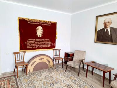 Дом · 4 комнаты · 240 м², Махметова 30 — Калинина за 100 000 〒 в Бишкуле