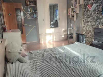 Продажа квартир в Карагандинской обл.: 3-комнатная квартира · 62 м² · 3/5 этаж, 17 микрорайон 49 за 14.4 млн 〒 3-комнатная квартира · 62 м² · 3/5 этаж, 17 микрорайон 49 за 14.4 млн 〒 в Караганде