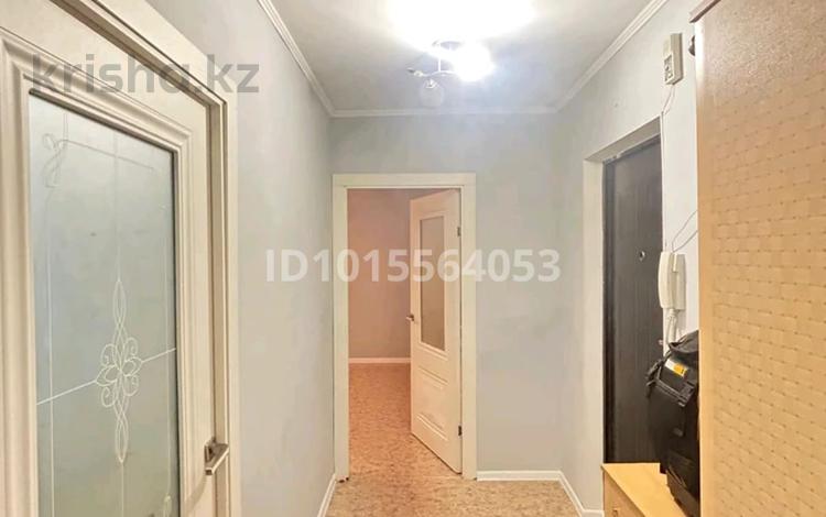 2-комнатная квартира · 52 м² · 5/9 этаж, мкр 4 3 — 4мкр жаксы мкр орналаскан садик Алтындар школа Бари жакын за 17.9 млн ₸ в Уральске — фото 2