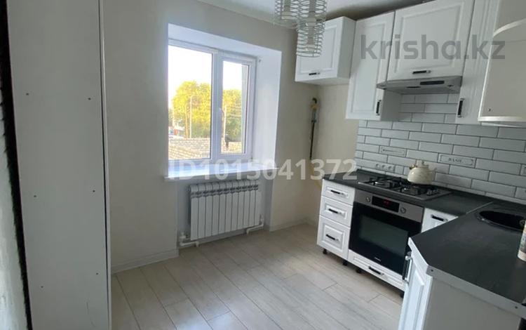 3-комнатная квартира · 70 м² · 2/2 этаж, Б.Мухамбетова за 16 млн ₸ в Алге — фото 2