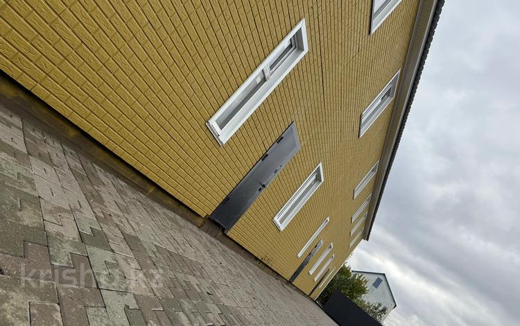 Отдельный дом · 5 комнат · 140 м² · 10 сот., Сусанина 7 за 24.5 млн 〒 в Уральске — фото 2