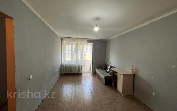 1-комнатная квартира · 31 м² · 5/5 этаж, мкр Юго-Восток, Мкр Юго-Восток. ул. ЯЗЕВА 17 — ул. Язева 17, за Корзиной за 11.6 млн ₸ в Караганде, Казыбек би р-н — фото 2