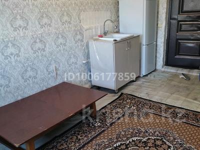 1-комнатная квартира · 11 м² · 3/5 этаж, Кунаева 202 за 2.4 млн 〒 в Актобе, мкр. Курмыш