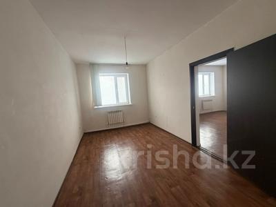 Отдельный дом · 8 комнат · 183.3 м² · 10 сот., Акжар за 20 млн 〒 в Актобе, мкр Акжар