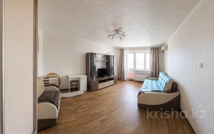 1-комнатная квартира · 38 м² · 8/8 этаж, мкр Кунаева 70 за 120 000 ₸ в Уральске — фото 2
