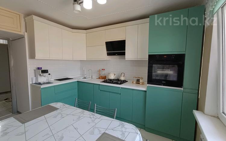 4-комнатная квартира · 86.1 м² · 5/5 этаж, мкр Айнабулак-4 177 за 77 млн ₸ в Алматы, Жетысуский р-н — фото 25