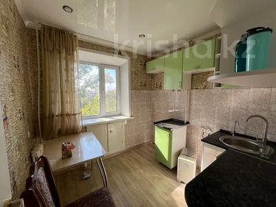 2-бөлмелі пәтер · 43 м² · 4/5 қабат, Майкудук, 17й микрорайон, бағасы: 10.5 млн ₸ в Караганде, Алихана Бокейханова р-н