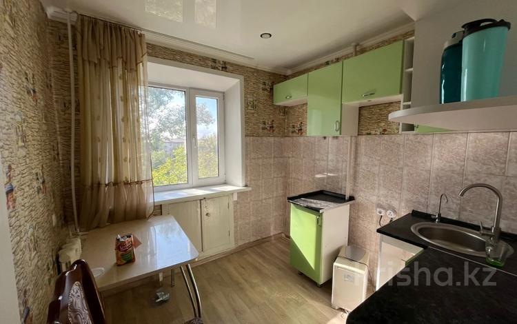 2-бөлмелі пәтер · 43 м² · 4/5 қабат, Майкудук, 17й микрорайон, бағасы: 10.5 млн ₸ в Караганде, Алихана Бокейханова р-н — фото 6