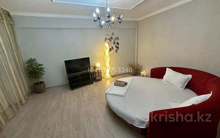 1-бөлмелі пәтер · 45 м² · 1/5 қабат, Авангард-4 12б — Bavarius, бағасы: 2 700 ₸ в Атырау, мкр Авангард-4 — фото 2
