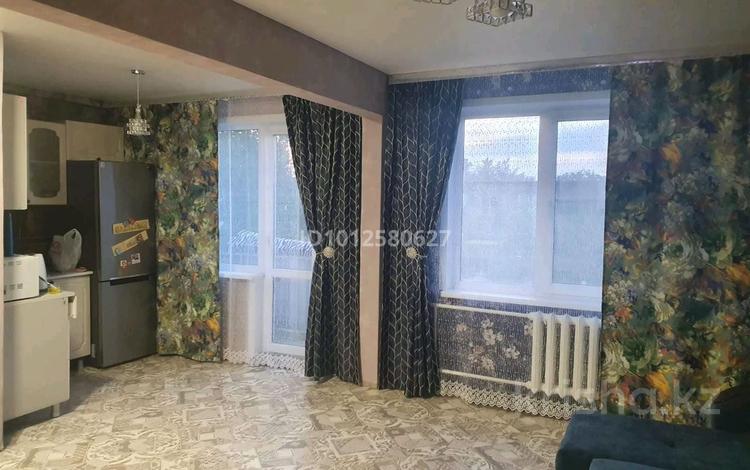 2-комнатная квартира · 50.7 м² · 5/6 этаж, Пр.Н.Назарбаева 36/2 за 18.9 млн ₸ в Усть-Каменогорске, Ульбинский — фото 2