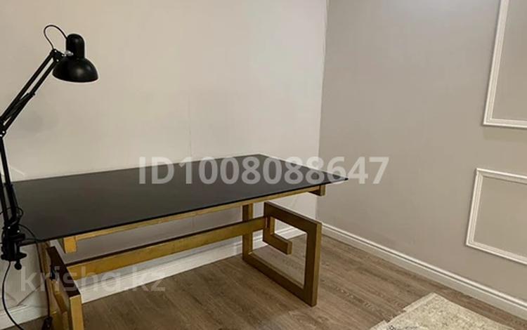 1-комнатная квартира · 50 м² · 6/16 этаж, Кабанбай батыра 49 за 250 000 ₸ в Астане, Есильский р-н — фото 2