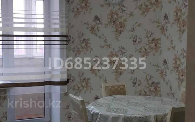 1-бөлмелі пәтер · 50 м² · 2/5 қабат, мкр. Алтын орда, Батыс 2 мкр 22 — Проспект Тауельсыздык, бағасы: 150 000 ₸ в Актобе — фото 2