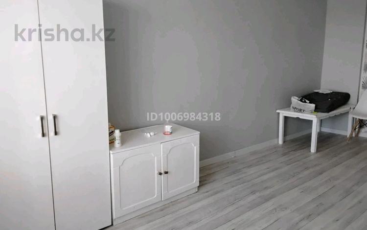 1-комнатная квартира · 46 м² · 4/5 этаж, Абая — Ст Болашақ за 120 000 ₸ в  — фото 3