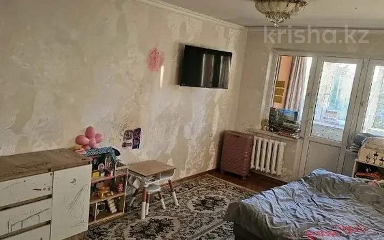3-бөлмелі пәтер · 60 м² · 4/4 қабат, №8 ш/а., бағасы: 32 млн ₸ в Алматы, Ауэзовский р-н — фото 2