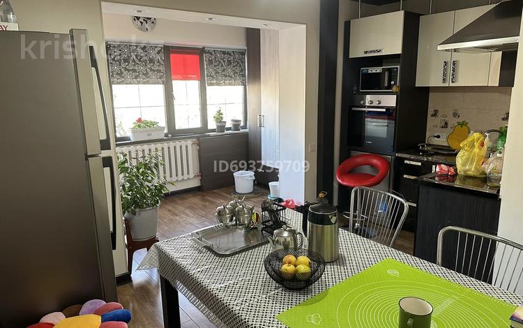 2-комнатная квартира · 68.4 м² · 4/5 этаж, мкр Самал-3 48 за 70 млн ₸ в Алматы, Медеуский р-н — фото 3