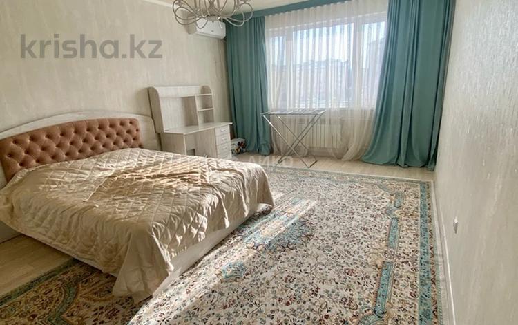 1-комнатная квартира, 50 м², 4/5 этаж помесячно, Каратал мкр за 120 000 〒 в Талдыкоргане — фото 2