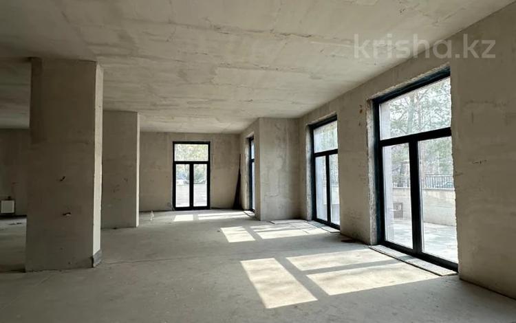 4-комнатная квартира · 219.3 м² · 1/3 этаж, Ондасынова за 264 млн ₸ в Алматы, Медеуский р-н — фото 2
